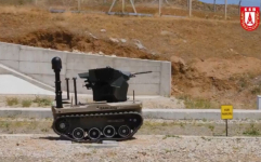 Türkiyə yerli döyüş robotlarından atəş sınaqları həyata keçirib - VİDEO
